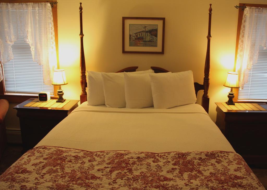 The Vermont Inn Mendon Εξωτερικό φωτογραφία